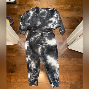 Comfortable and cute lounge wear. Runs TTS